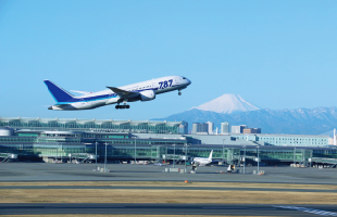 空港中央I.C.へ約32分(約37km)